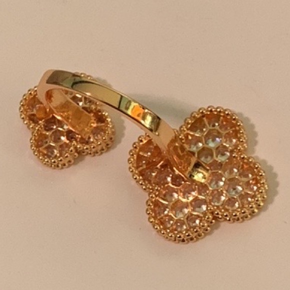 18 K gold four leaf clover gorgeous Adjustable Ring fits size 7-8-9 - Picture 7 of 9
